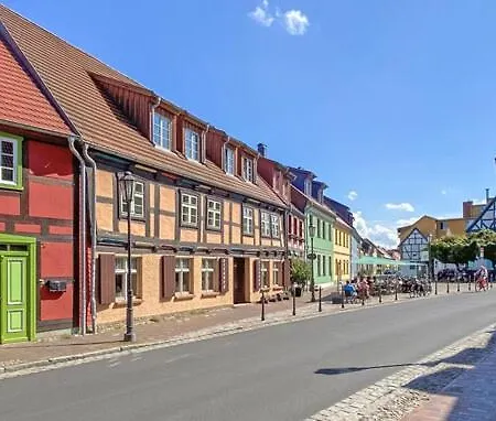 Irene Direkt In Der Altstadt Von Roebel, An Der Mueritz, Kleine Haustiere Herzlich Willkommen Feriehus *